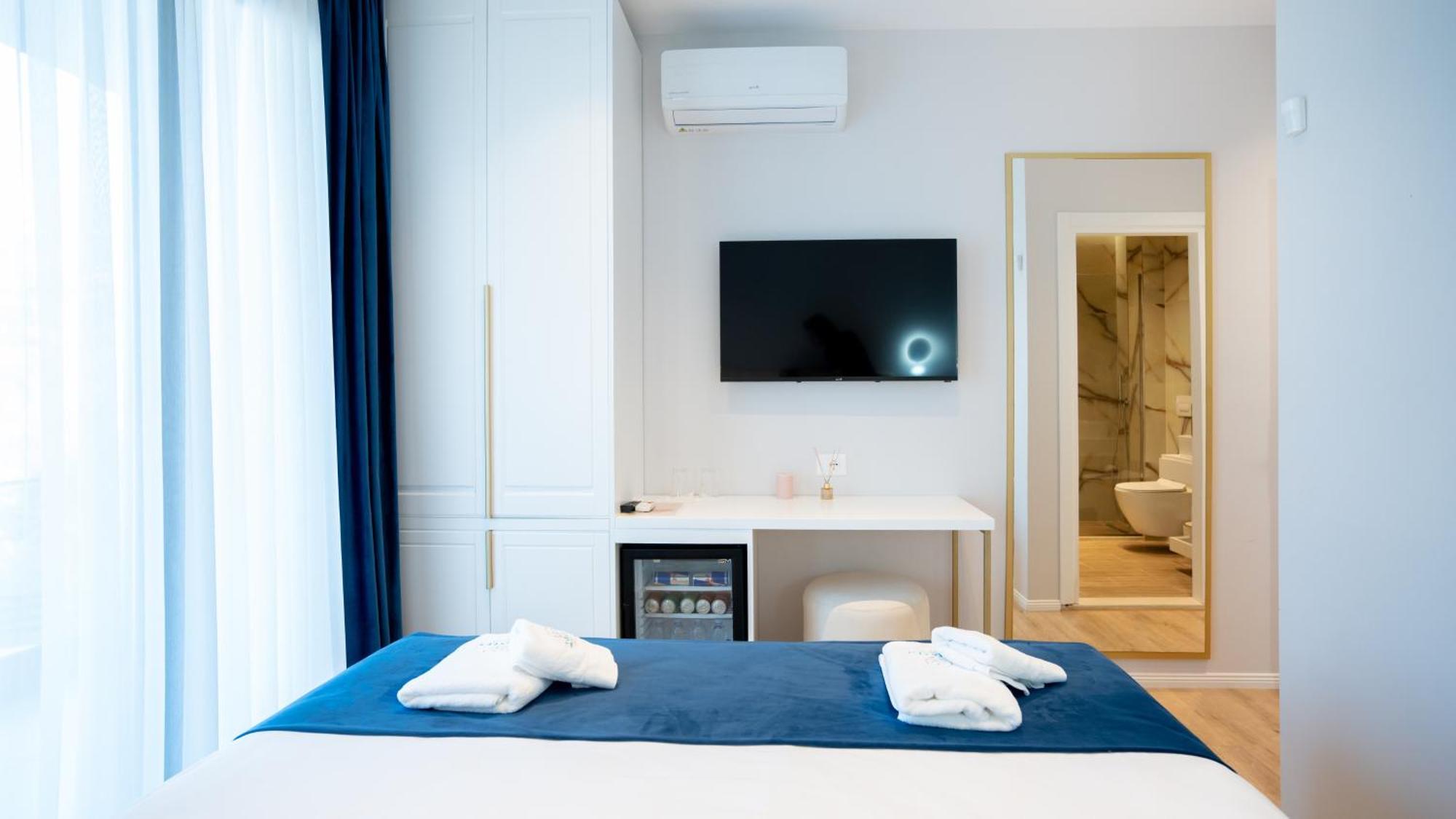 Sea Queen Luxury Hotel Radhimë Buitenkant foto