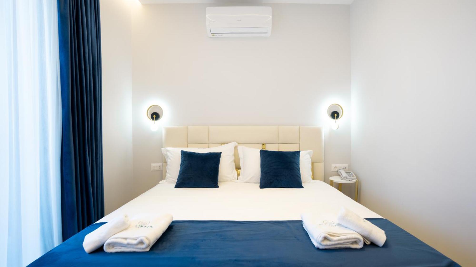 Sea Queen Luxury Hotel Radhimë Buitenkant foto