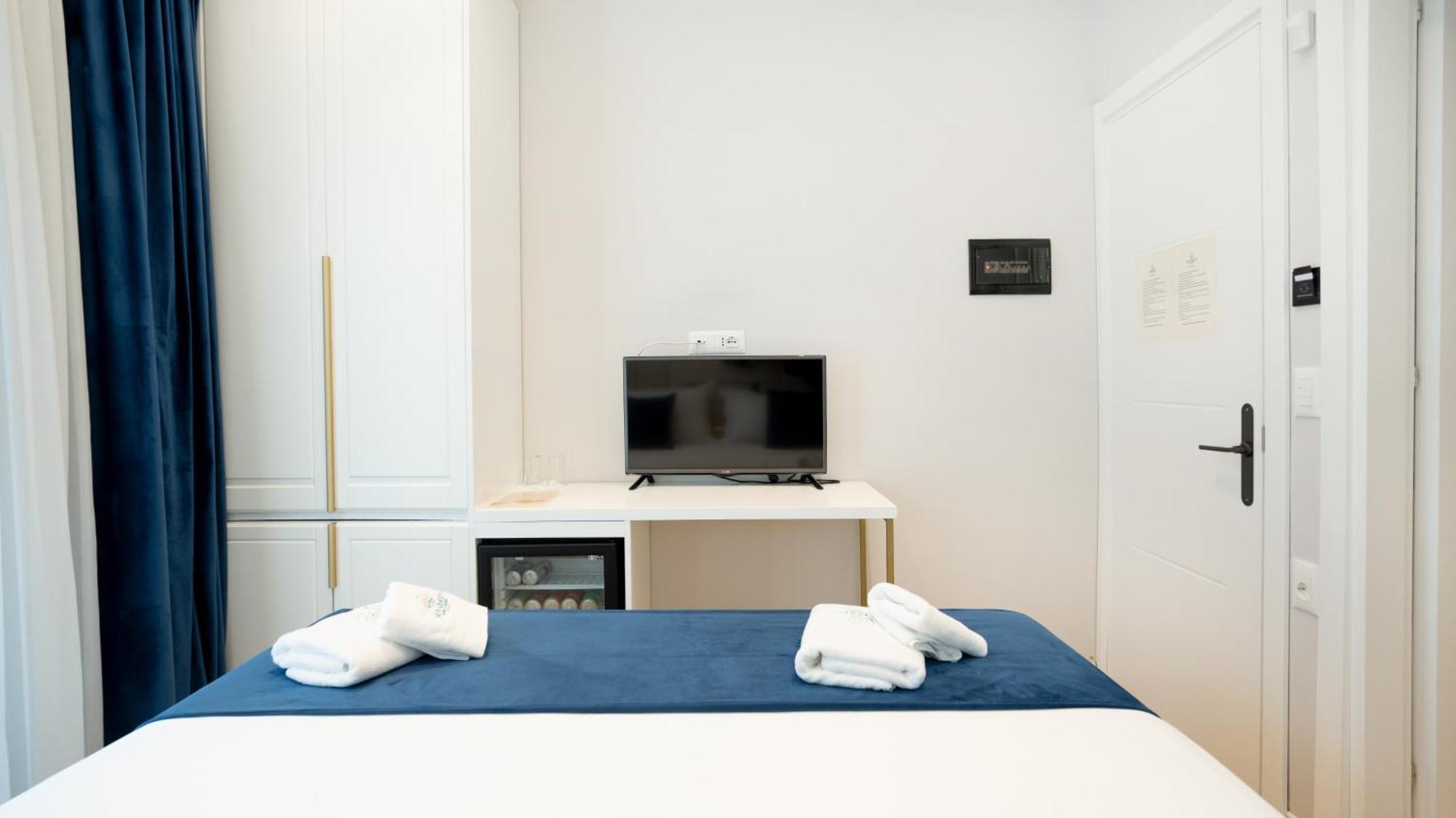 Sea Queen Luxury Hotel Radhimë Buitenkant foto