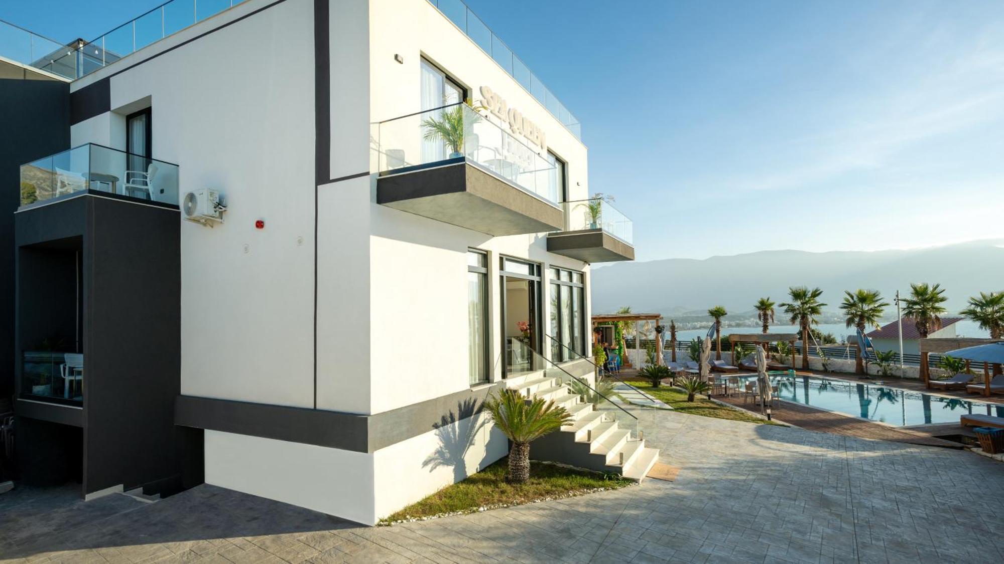 Sea Queen Luxury Hotel Radhimë Buitenkant foto
