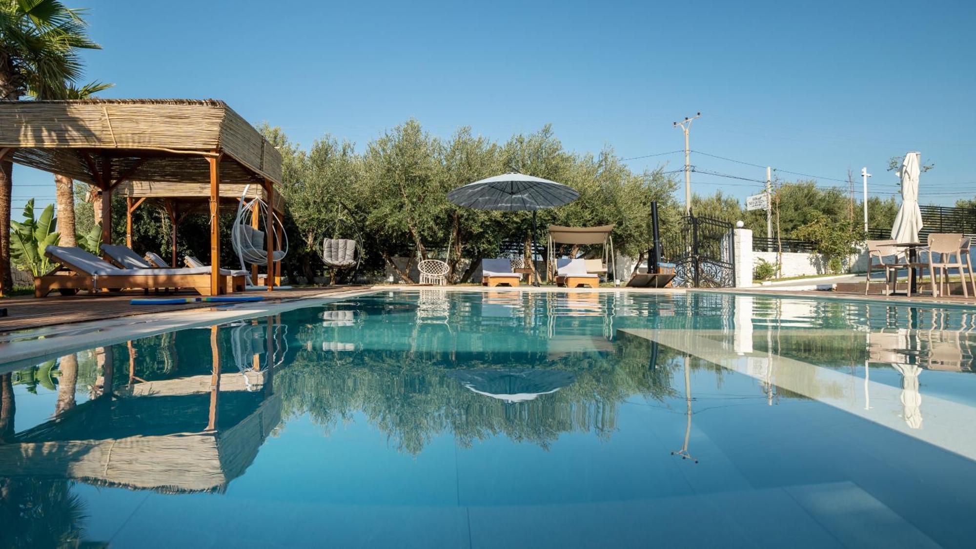 Sea Queen Luxury Hotel Radhimë Buitenkant foto