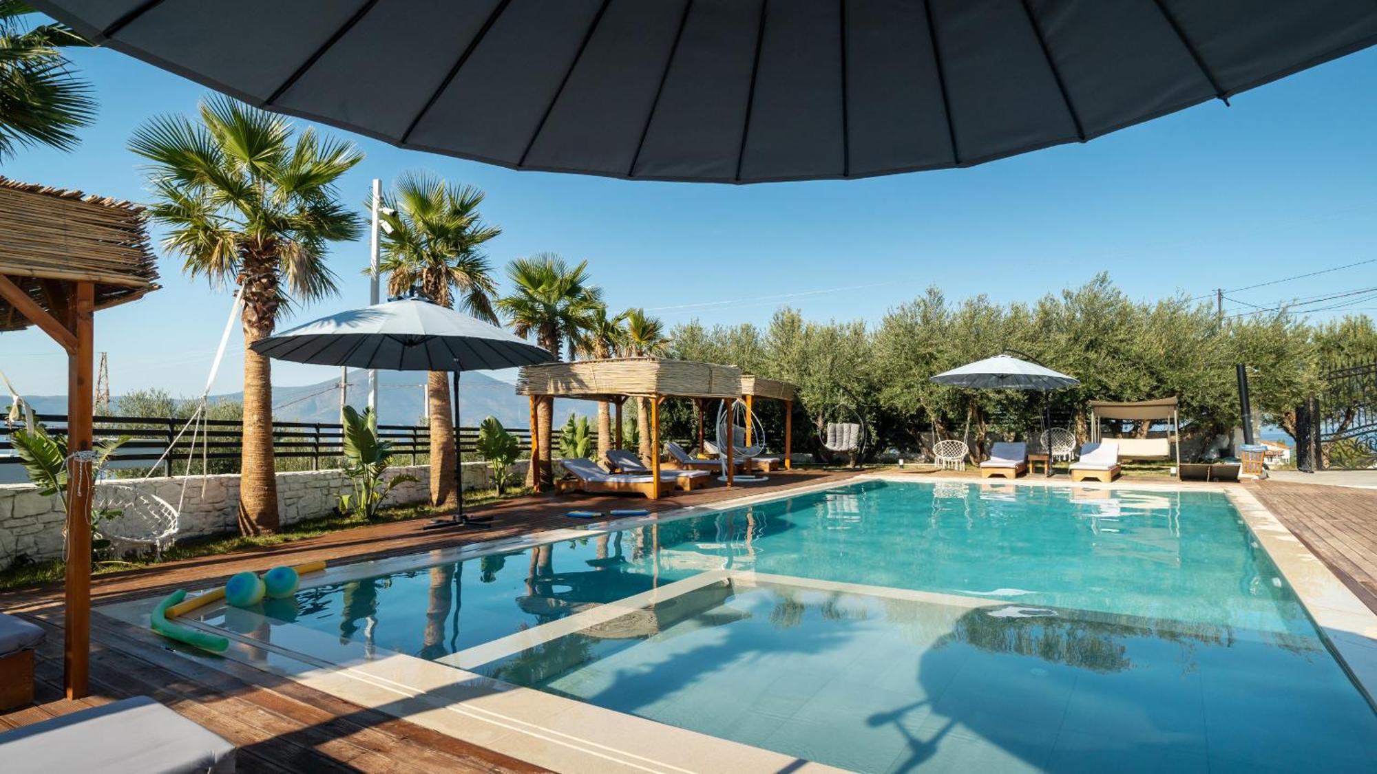Sea Queen Luxury Hotel Radhimë Buitenkant foto