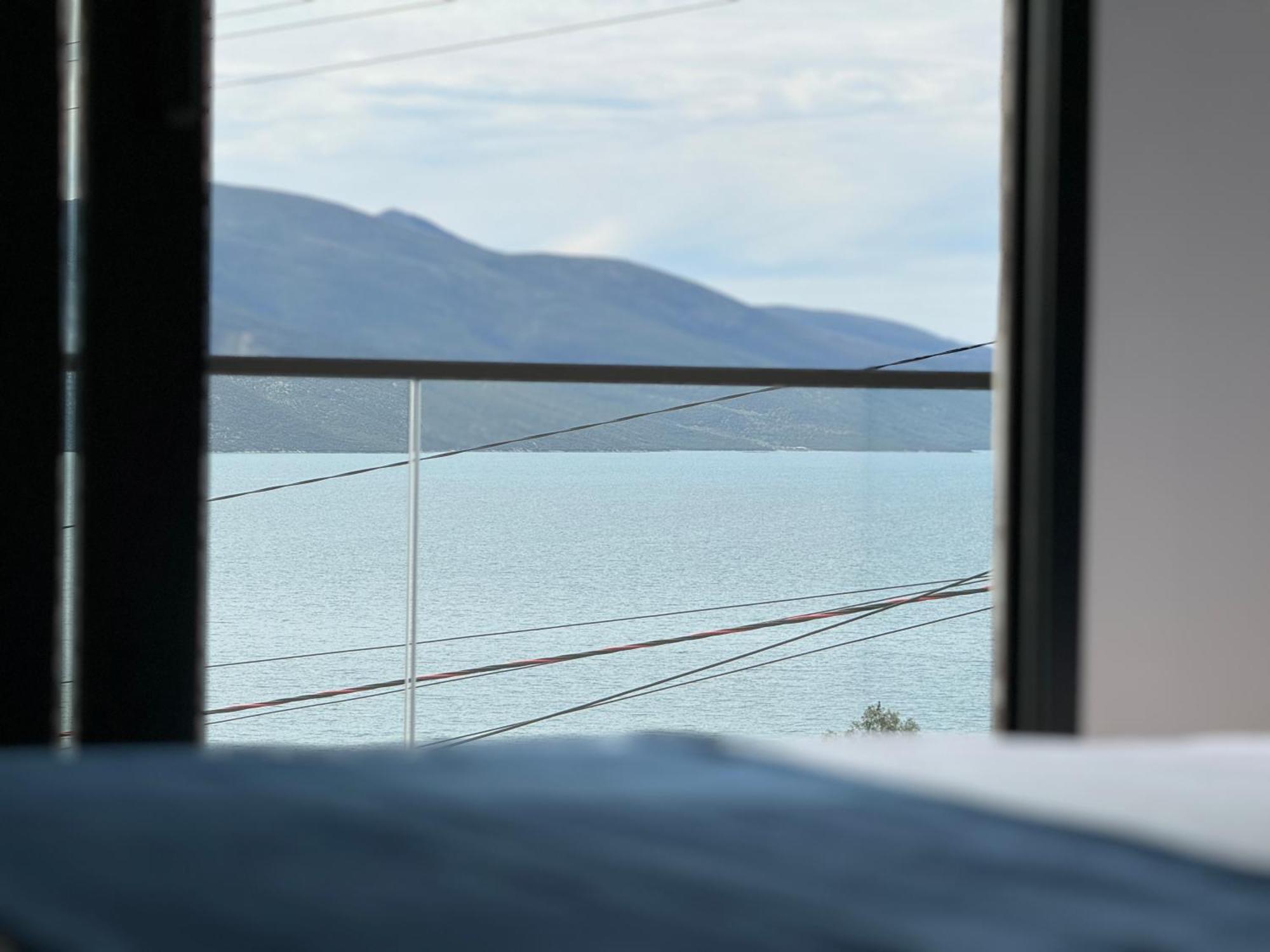 Sea Queen Luxury Hotel Radhimë Buitenkant foto